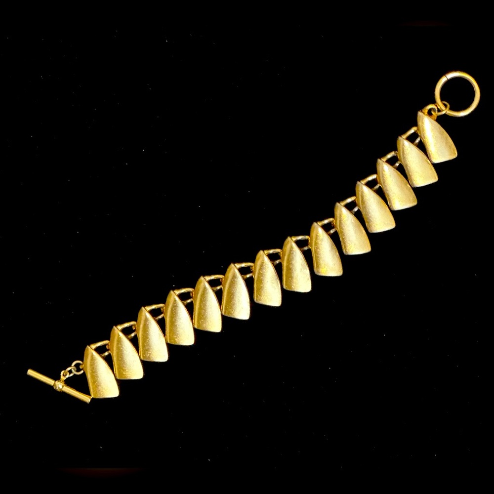 #94 Vintage Anne Klein Bracelet!